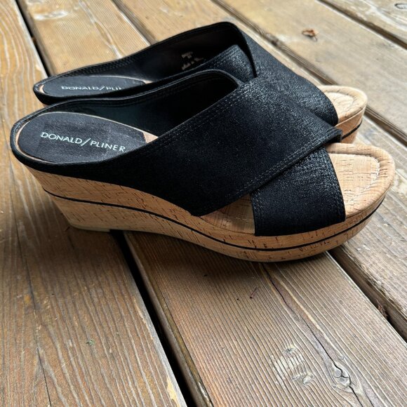 EUC Donald Pliner Black CrissCross Dakota Cork Wedges in Women's 9 - Picture 2 of 11